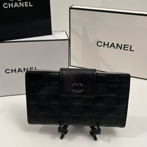 CHANEL Lucky Black Long Wallet with Silver metallic interior and kiss lock